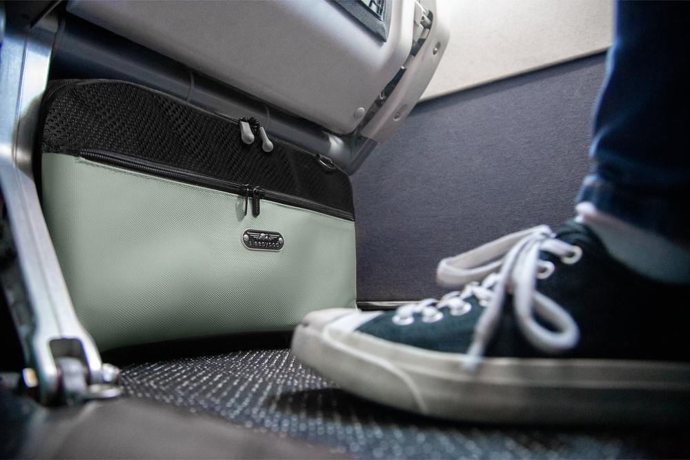 Sleepypod Air juodas kelioninis krepšys šuniui automobiliui ir skrydžiams