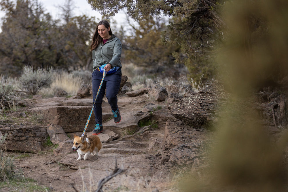 Ruffwear Crag EX reguliuojamas pavadėlis šunims naudojamas lauke